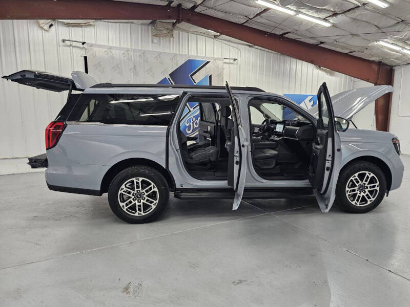 2026 Ford Expedition MAX Active