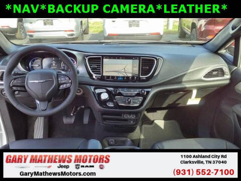 2024 Chrysler Pacifica Plug-In Hybrid Select