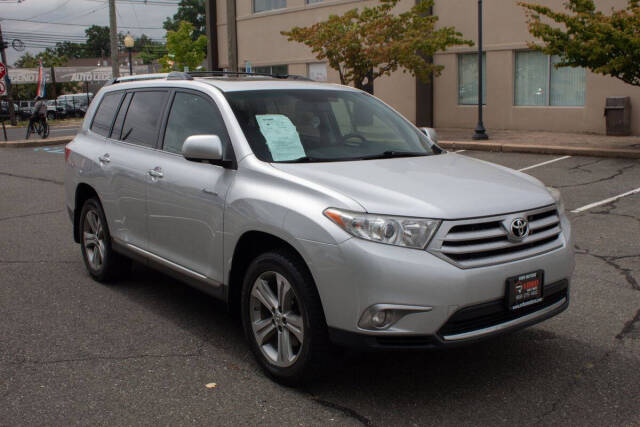 2011 Toyota Highlander for sale at Vrbo Motors in Linden, NJ