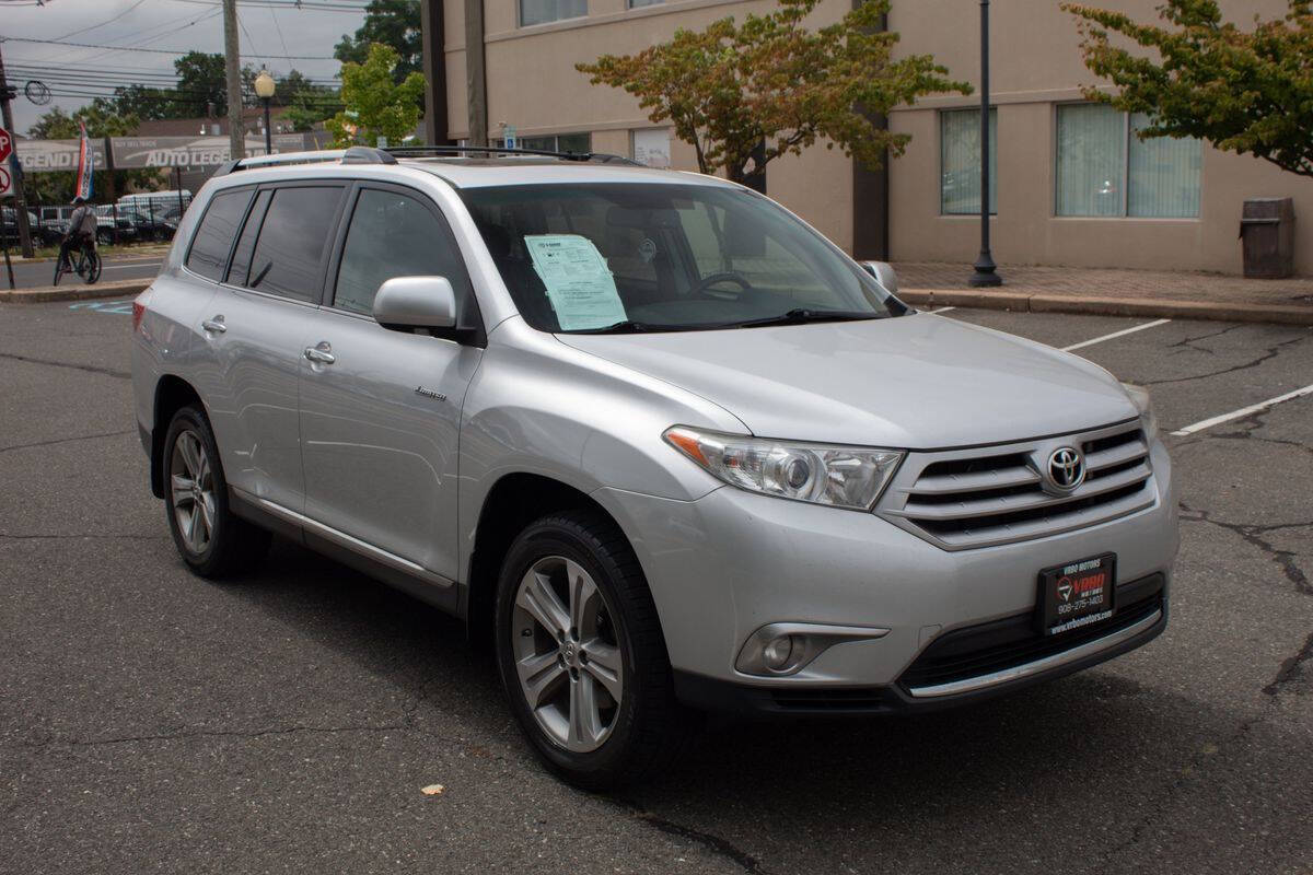 2011 Toyota Highlander for sale at Vrbo Motors in Linden, NJ