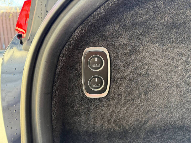 2021 Aston Martin DBX