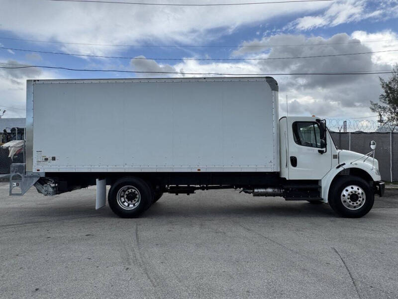 2019 Freightliner M2 106