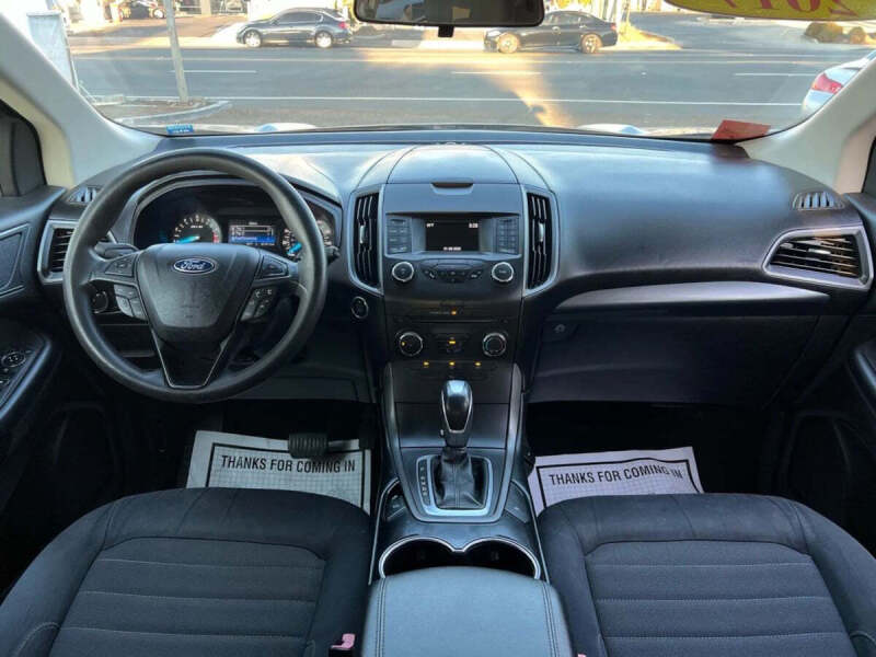 2017 Ford Edge SE