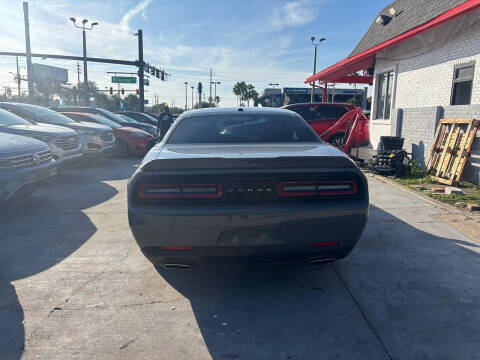 2019 Dodge Challenger SXT