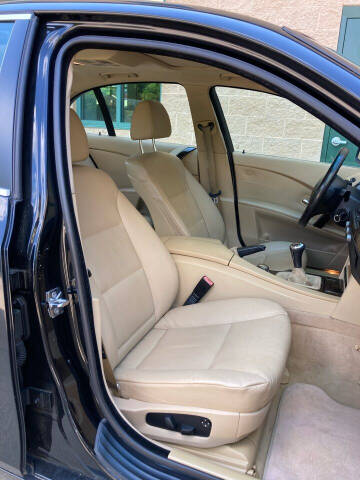 2004 BMW 5 Series 525i