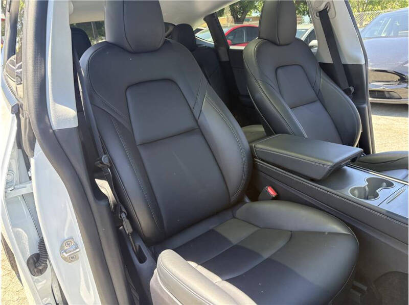 2025 Tesla Model Y Long Range