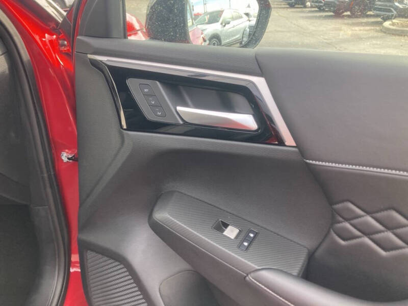 2025 Mitsubishi Outlander PHEV SEL