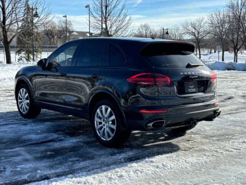 2017 Porsche Cayenne Platinum Edition