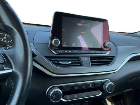 2025 Nissan Altima 2.5 SR