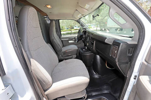 2017 GMC Savana 2500