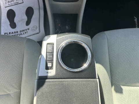 2013 Toyota Prius v Three