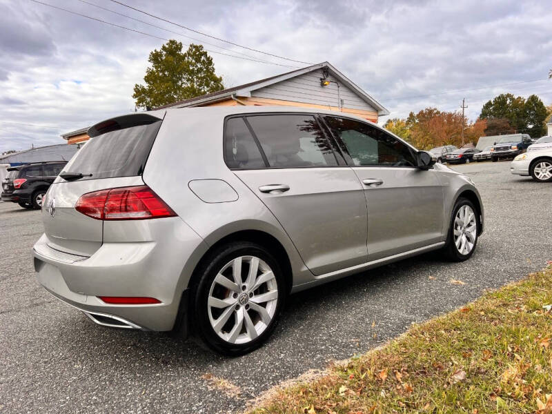 2019 Volkswagen Golf SE