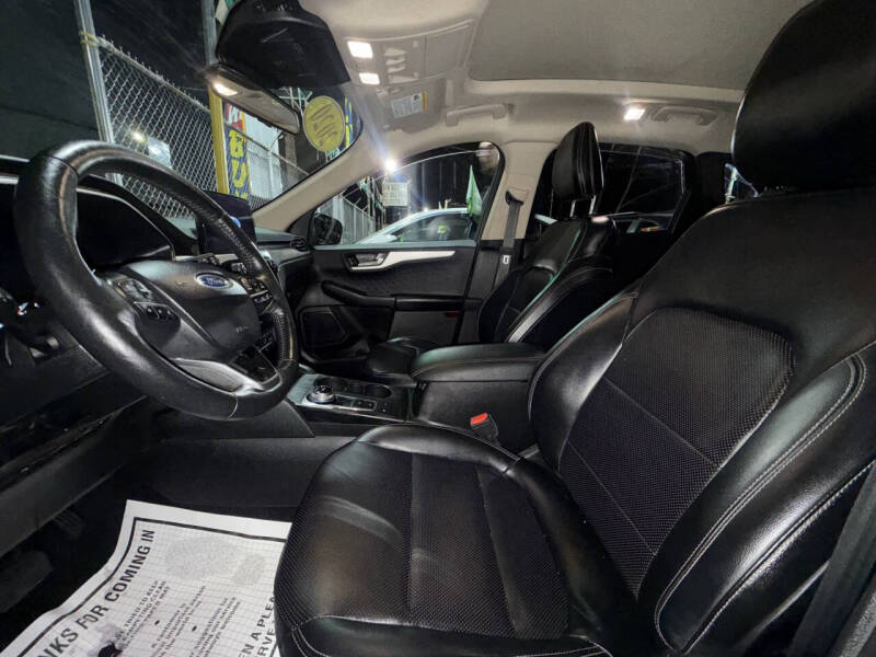 2020 Ford Escape SEL