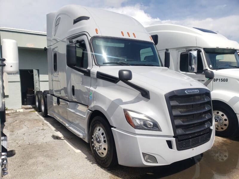 2020 Freightliner Cascadia Evolution Sleeper