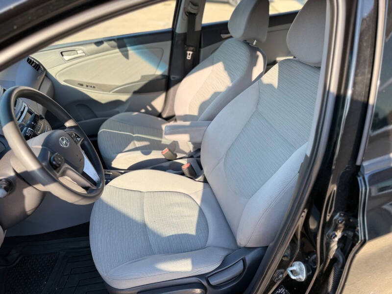 2016 Hyundai Accent SE