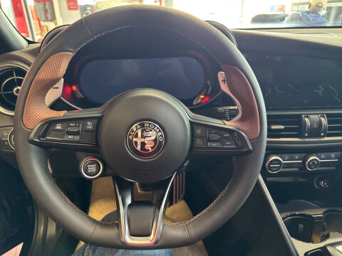 2025 Alfa Romeo Giulia Intensa