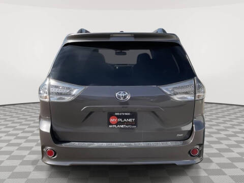 2014 Toyota Sienna SE 8-Passenger