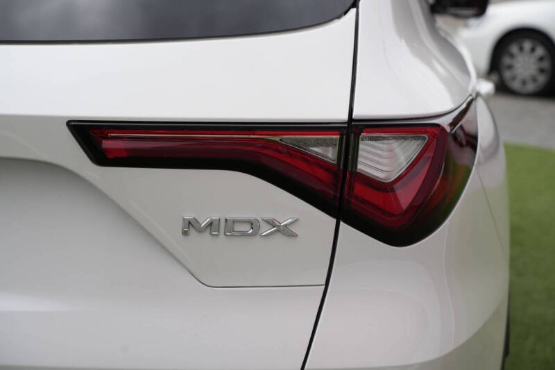 2023 Acura MDX w/Tech