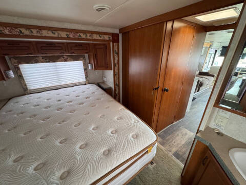 2001 Holiday Rambler Ambassador