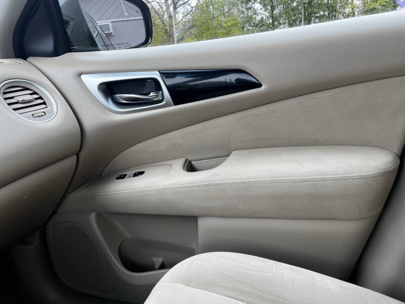 2015 Nissan Pathfinder S