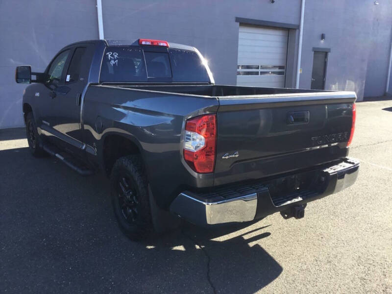 2014 Toyota Tundra SR5
