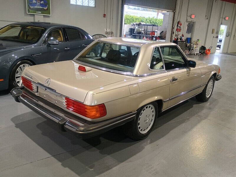 1987 Mercedes-Benz 560-Class 560 SL