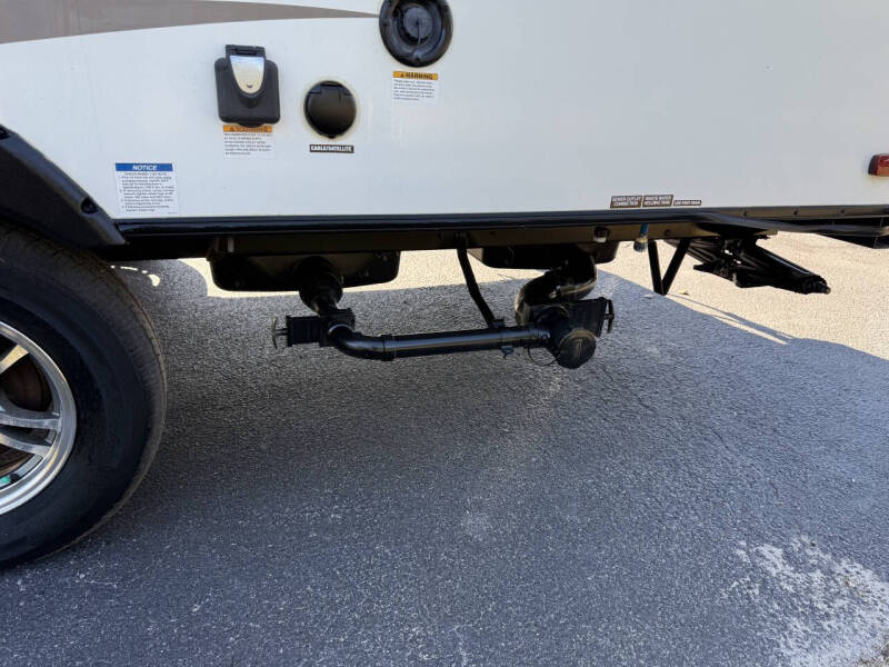 2017 FLAGSTAFF LITE 19 FD