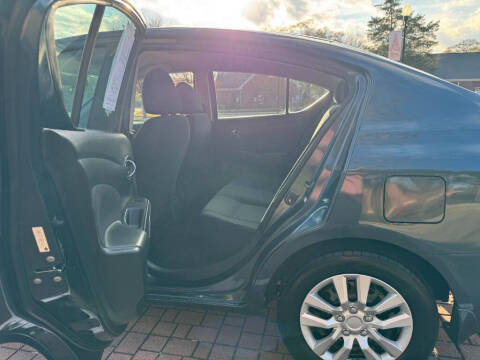 2016 Nissan Versa 1.6 SV