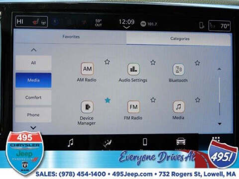 2026 Chrysler Pacifica Select