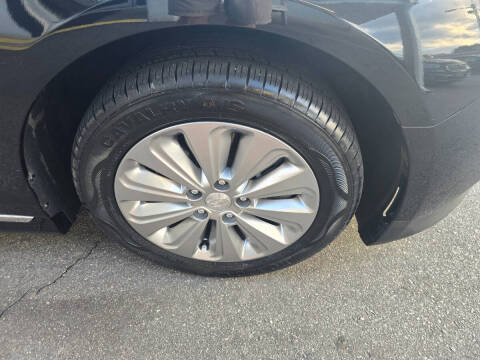 2017 Hyundai Sonata Hybrid SE