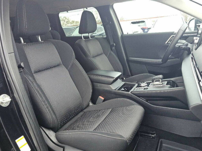 2022 Mitsubishi Outlander ES