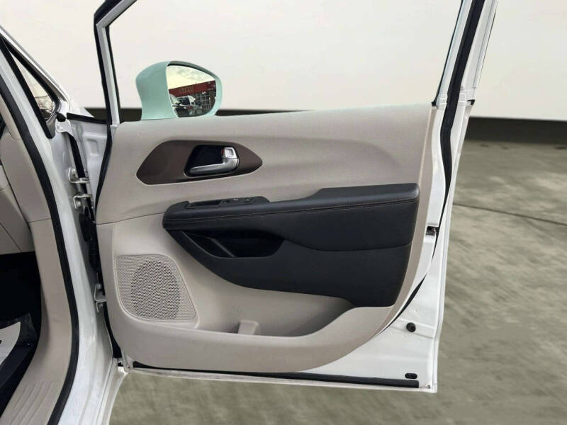 2018 Chrysler Pacifica Touring L