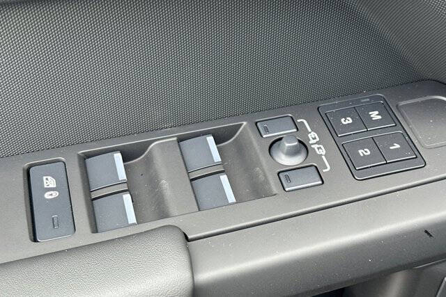 2026 Land Rover Defender 110 P300 S