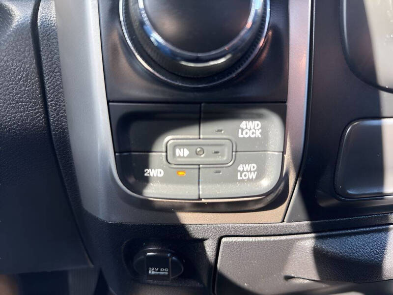 2017 RAM 1500 SLT