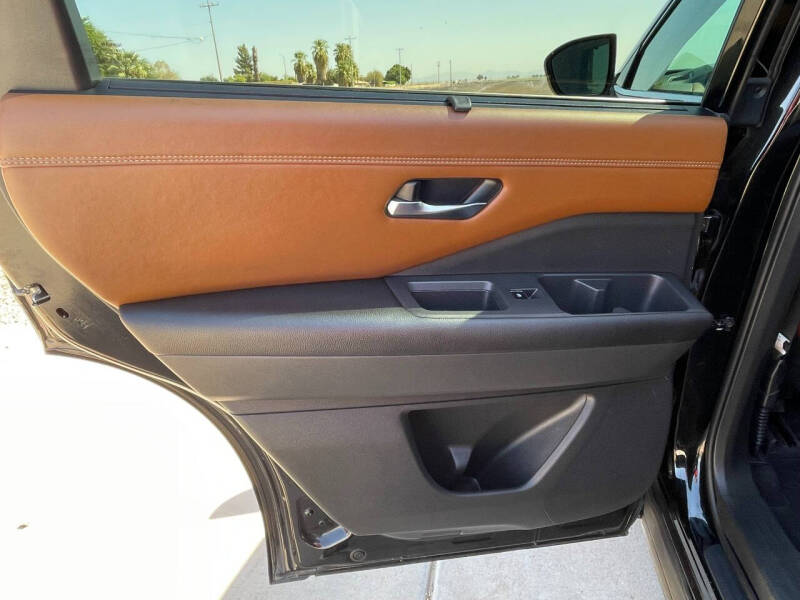 2022 Nissan Pathfinder Platinum