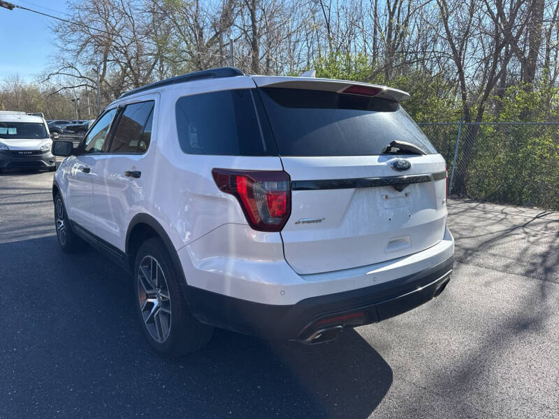 2017 Ford Explorer Sport