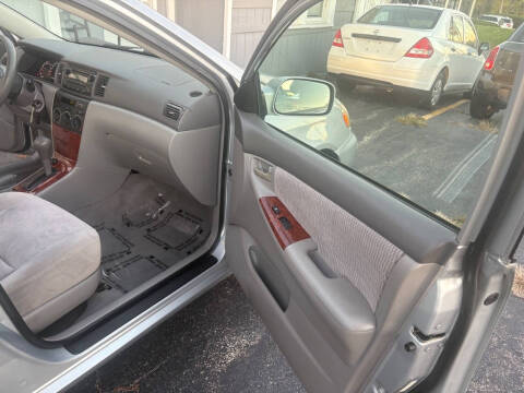 2005 Toyota Corolla LE