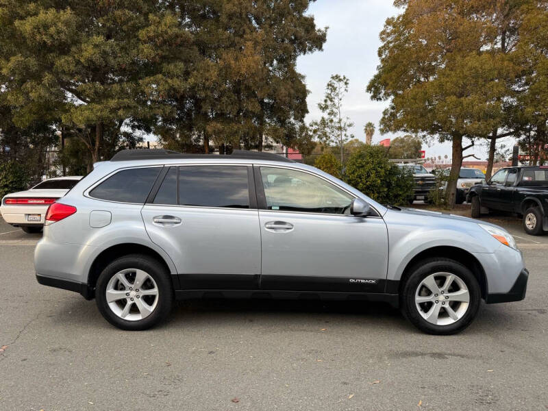 2014 Subaru Outback 2.5i Premium photo 4