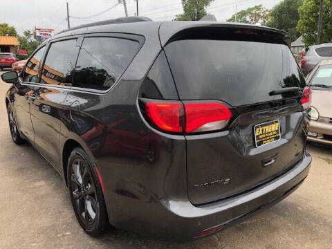 2018 Chrysler Pacifica Touring L Plus