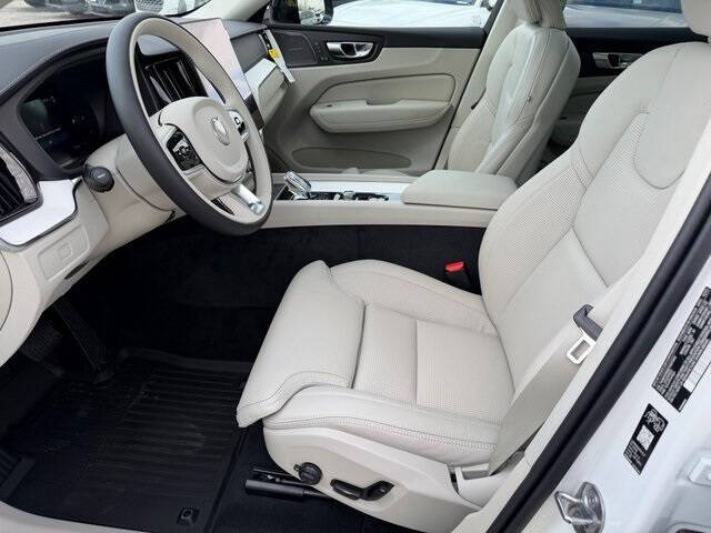 2026 Volvo XC60 B5 Ultra