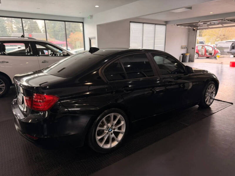 2013 BMW 3 Series 320i