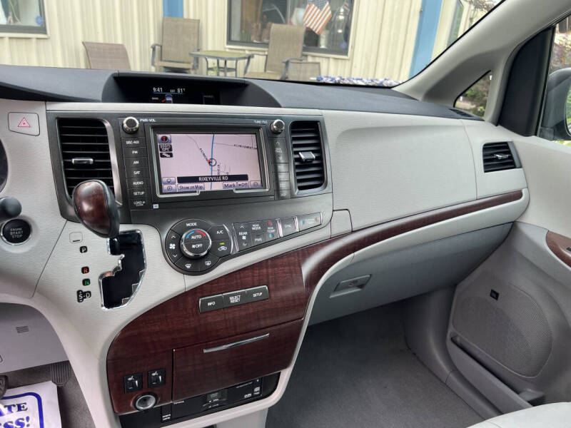 2011 Toyota Sienna XLE 8-Passenger