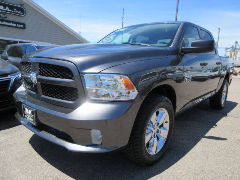 2017 RAM 1500 Express 4x4 Crew Cab 5'7's photo
