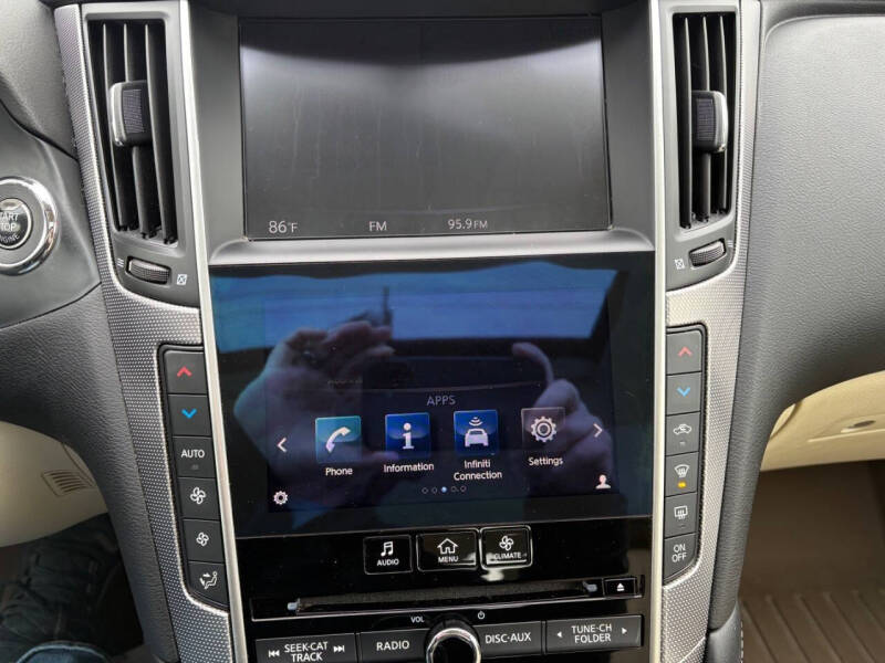 2015 Infiniti Q50 Premium