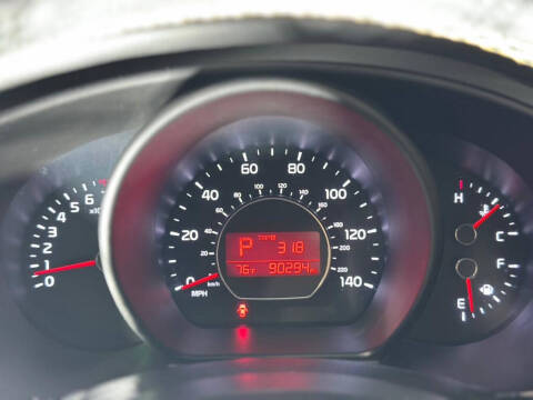 2016 Kia Soul +