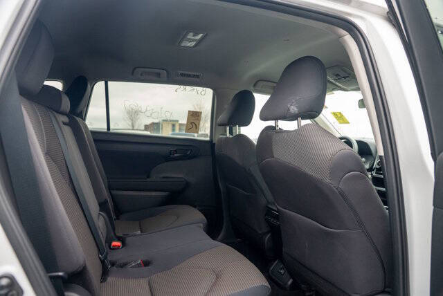 2024 Toyota Highlander LE