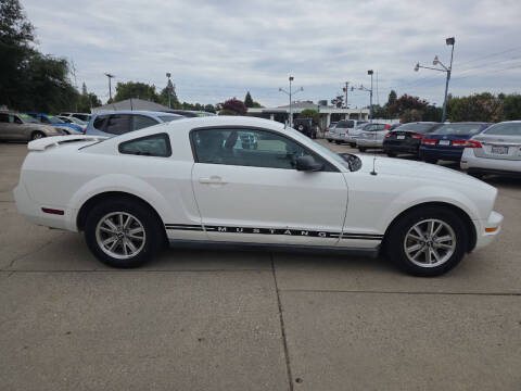 2005 Ford Mustang V6 Premium