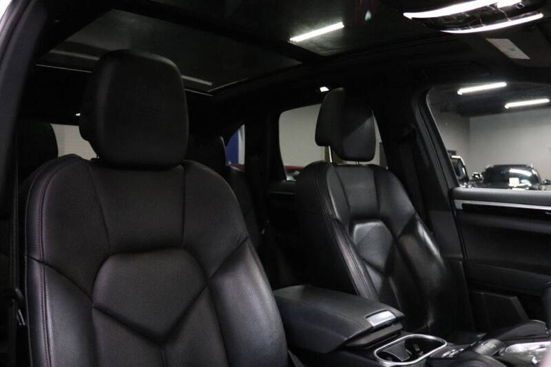 2017 Porsche Cayenne S E-Hybrid Platinum Edition