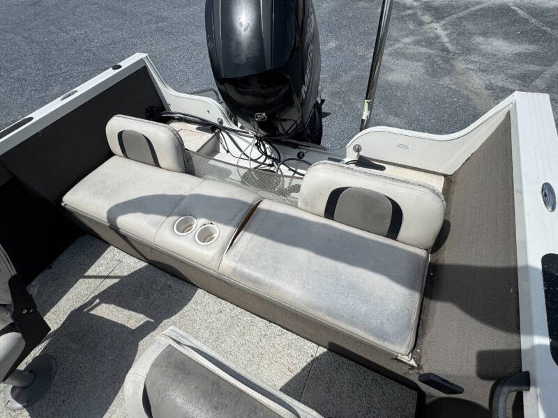 2012 Crestliner Super Hawk 1900