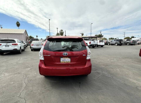 2014 Toyota Prius v Two